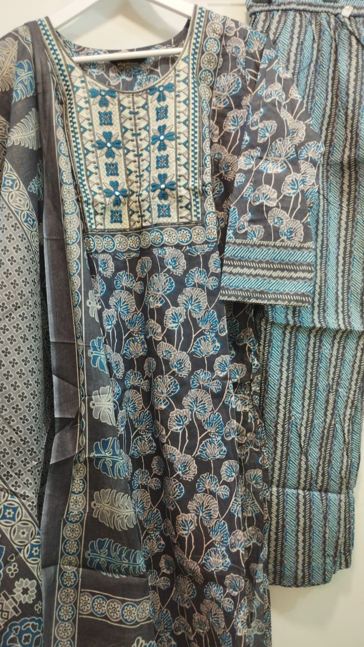 WOMEN'S ETHNIC WEAR
