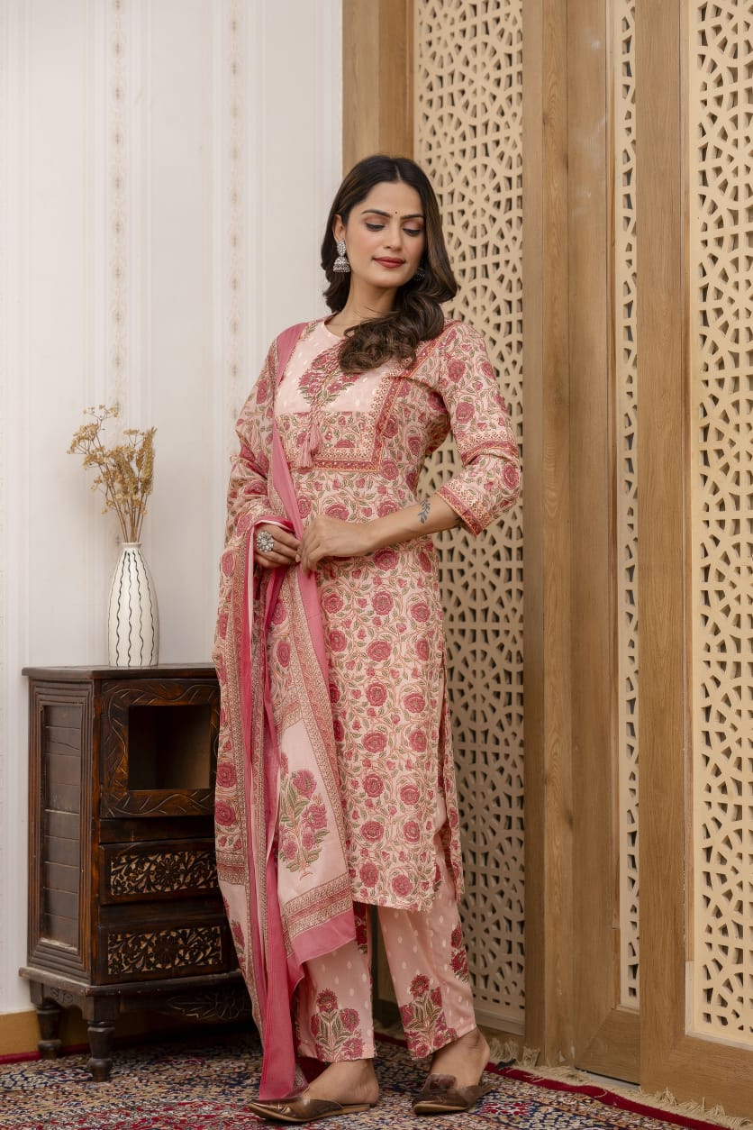 WOMEN'S ETHNIC FESTIVE WEAR
