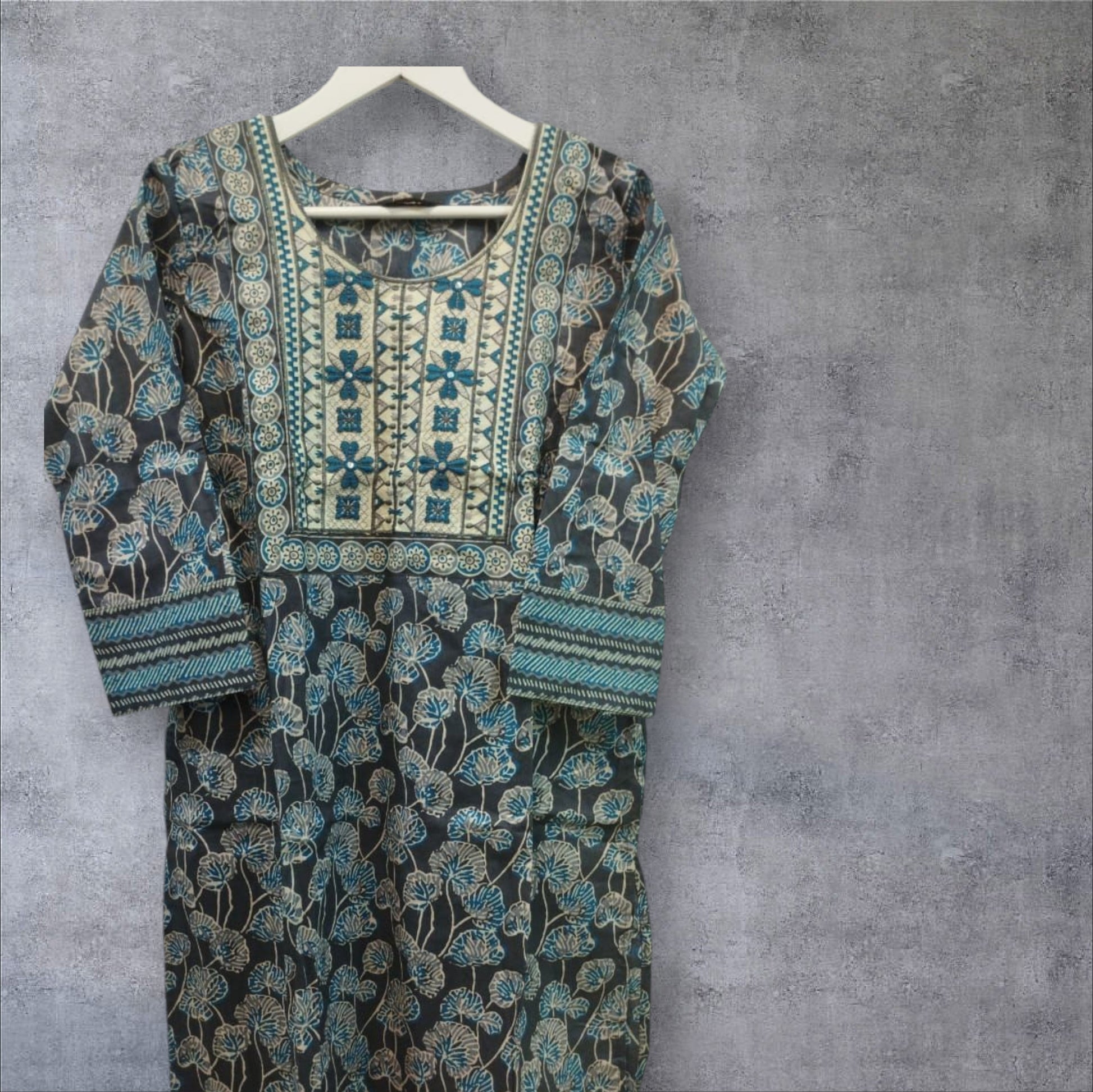 WOMEN'S ETHNIC WEAR