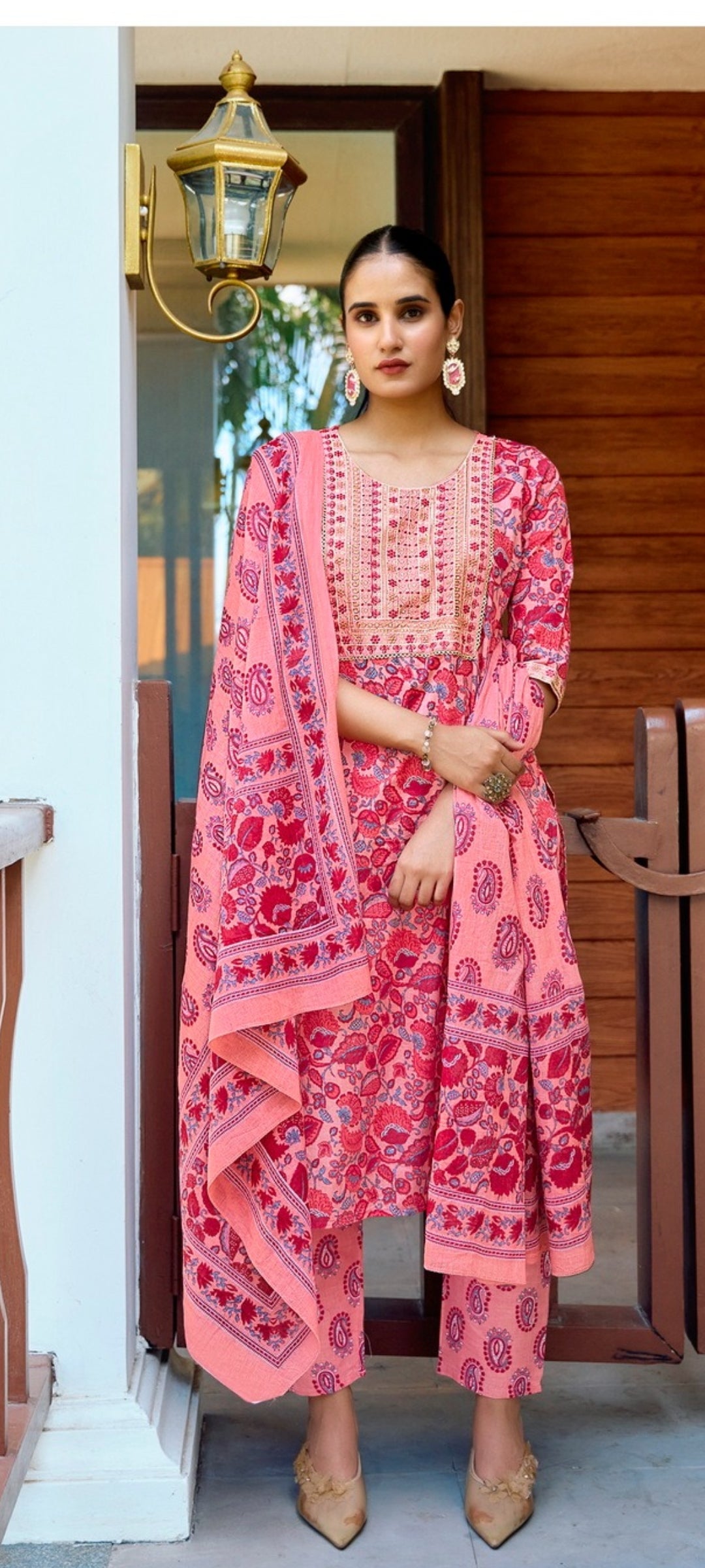 WOMEN'S ETHNIC WEAR ONLINE