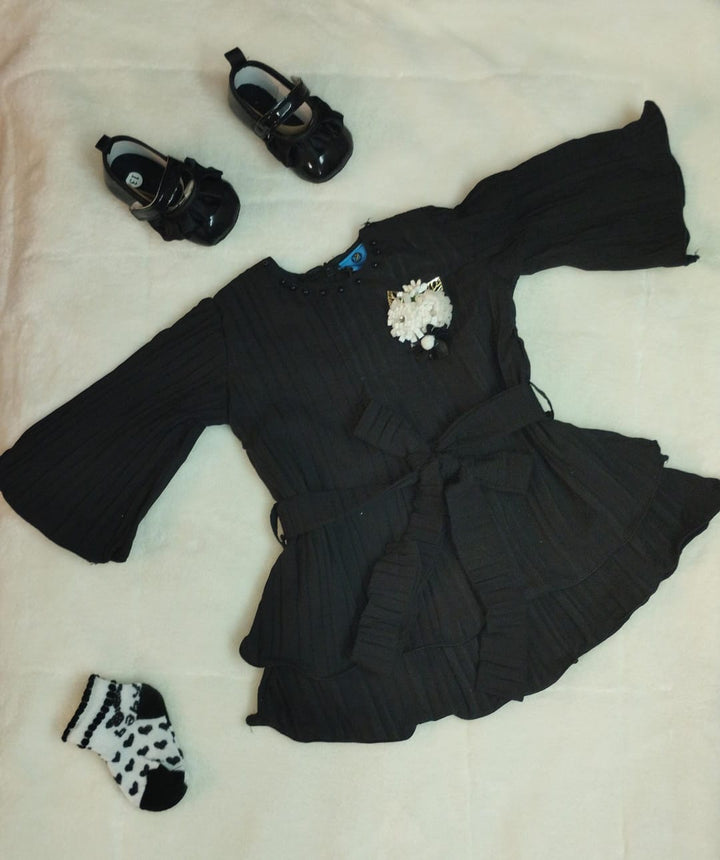 BLACK PARTYWEAR ABOVE KNEE LENGTH FROCKS