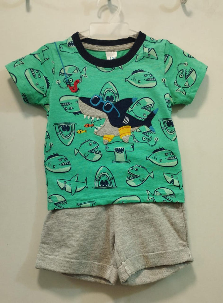 Short sleeves cotton T-shirt with shorts, with shark patch