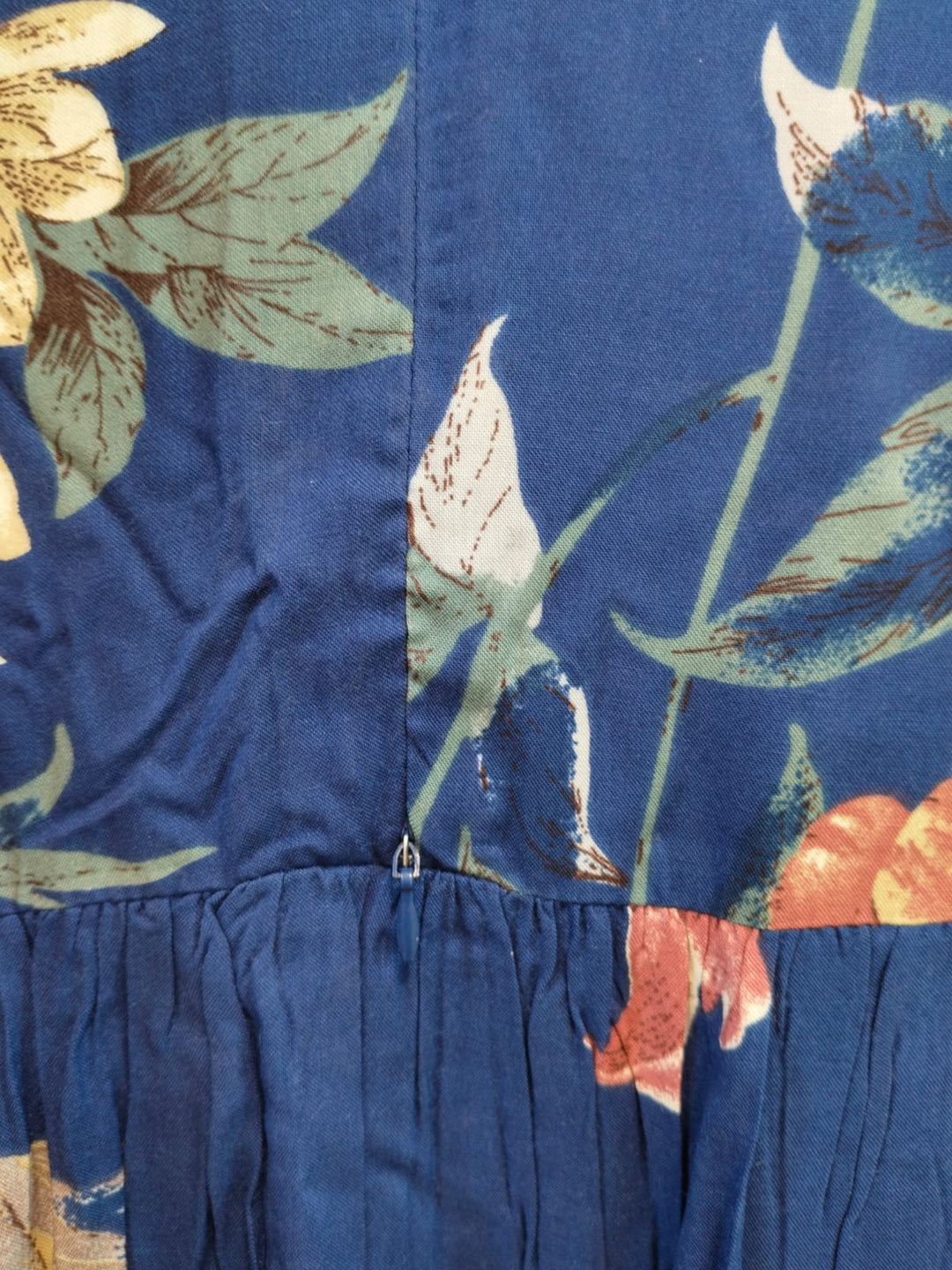 MATERNITY AND FEEDING DRESS