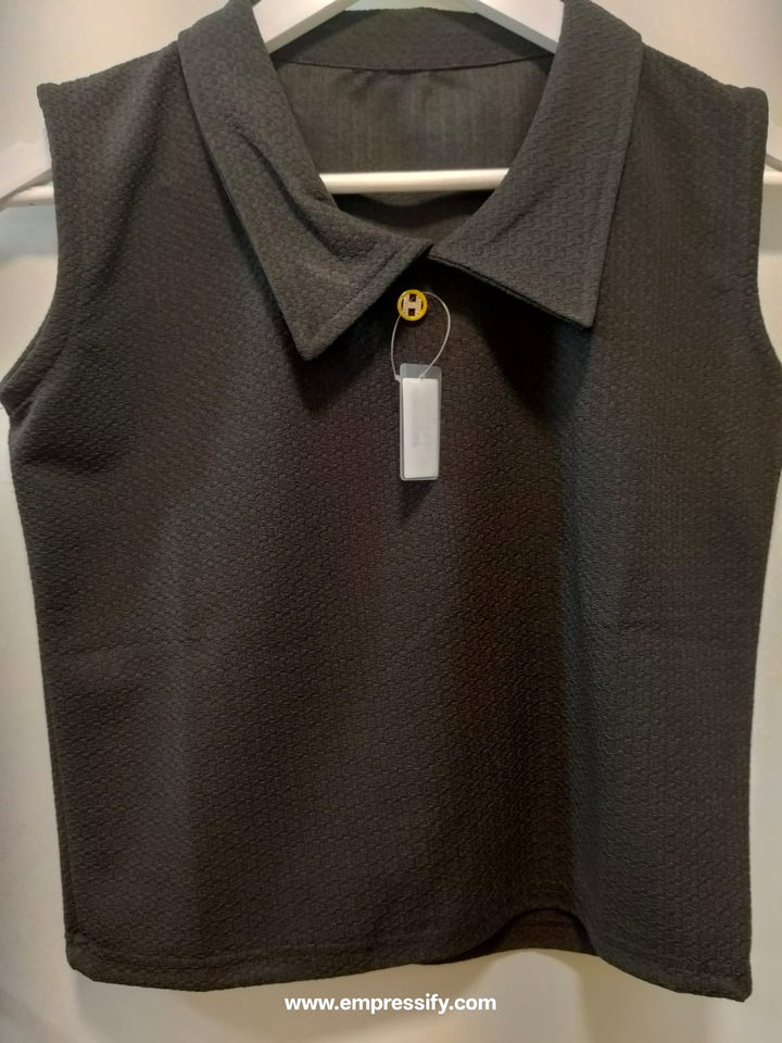 WOMEN'S SHORT TOPS AND TSHIRTS 