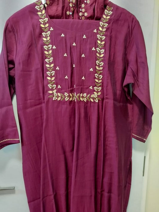 MAROON FLORAL ZARDOZI WORK
