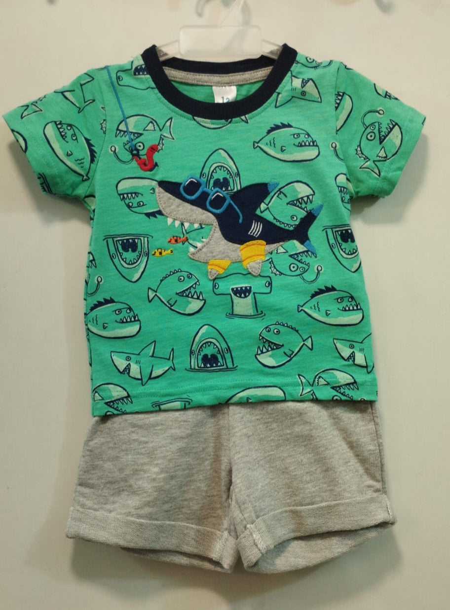 Short sleeves cotton T-shirt with shorts, with shark patch